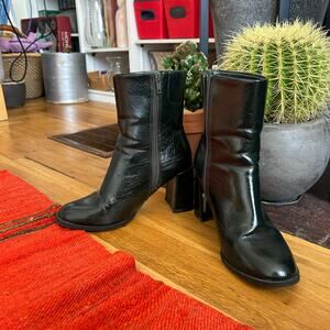 Target Dark Green Faux Leather Ankle Boots Block Heel Zip Up Fall Shoes Size 7